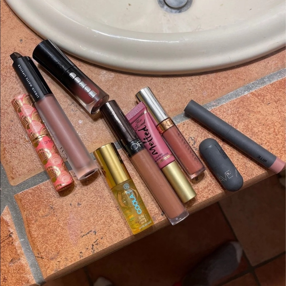 Bundle of 9 high end lipsticks/lip oil/lip pencils